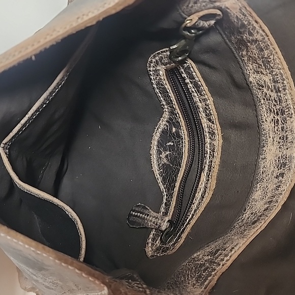 BED STU Venice Beach Distressed Handmade Leather Crossbody messenger Saddlebag. - Picture 6 of 10